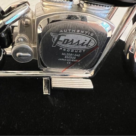 Fossil Limited Edition Motorcycle Timepiece Desk Clock Watch w/ Original Box - Picture 9 of 16